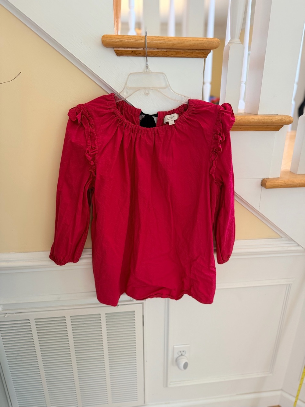 Ladies Size Medium LOFT Bright Fuchsia Ruffle-Shoulder Long Sleeve Top GUC